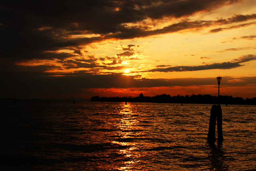 IMG_4959_a.jpg - Dusk over Isola di San Giorgio Maggiore, Venice, Italy