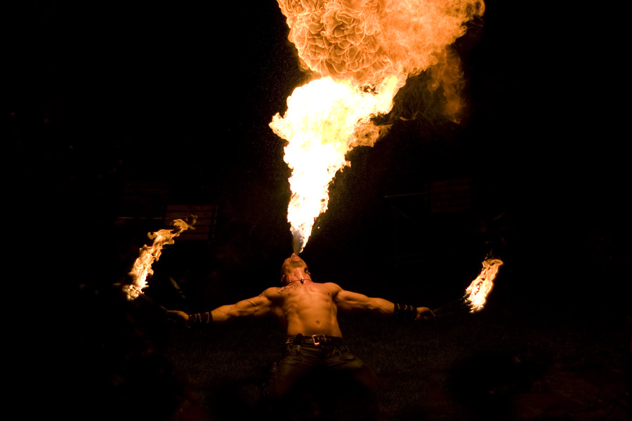 IMG_4691_a.jpg - Fire-Breather
